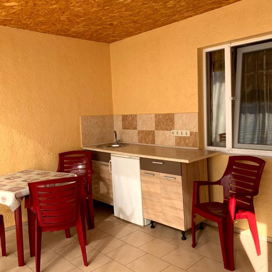 Guest House Santin Chornomorsk Exterior foto